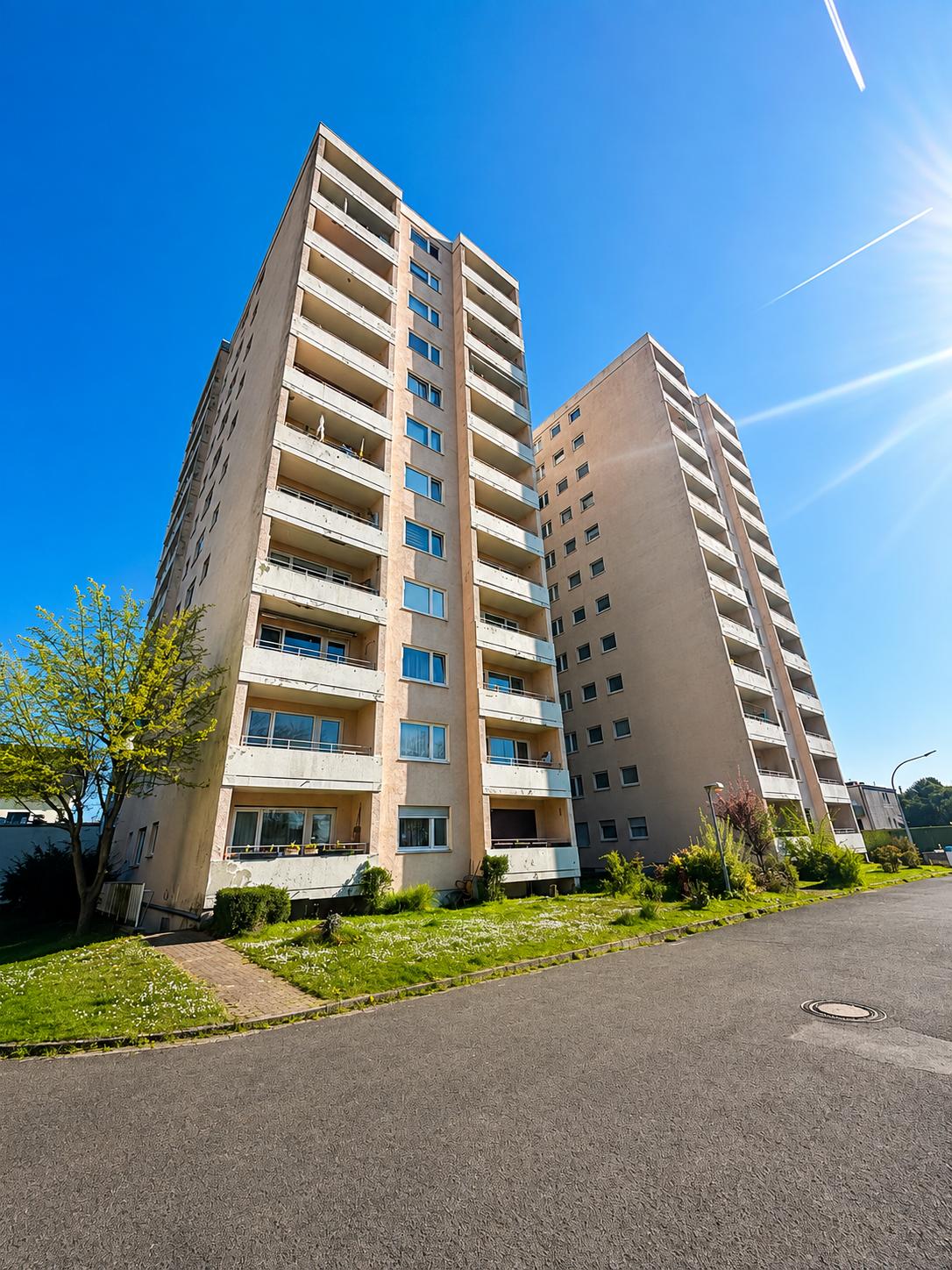 Betreute Wohnhochhäuser einer WEG in Dietzenbach